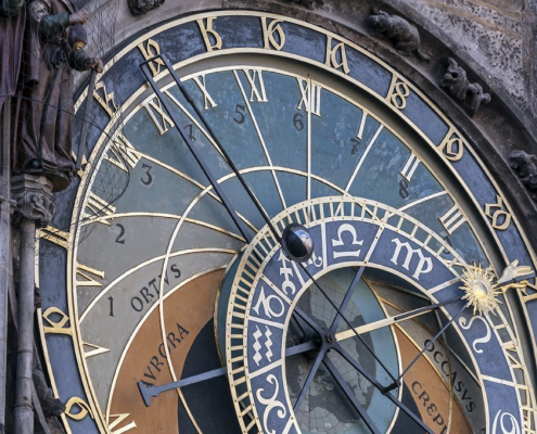 Wie kann mir die Astrologie bei finanziellen Problemen helfen?
